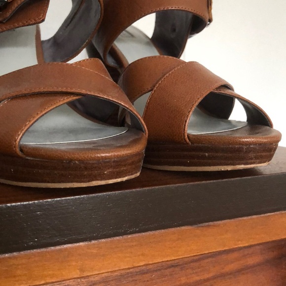 Tahari Block Heels - Picture 6 of 6